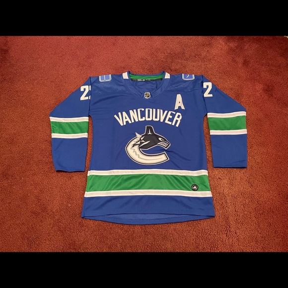 Daniel Sedin Vancouver Canucks (Home) Jersey - 22 - Picture 2 of 5